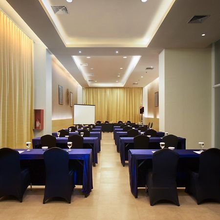 Grand Tan Banjarmasin Hotel & Convention Center Exterior photo