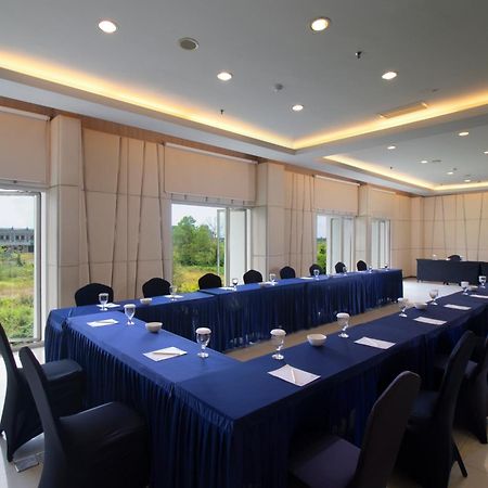 Grand Tan Banjarmasin Hotel & Convention Center Exterior photo