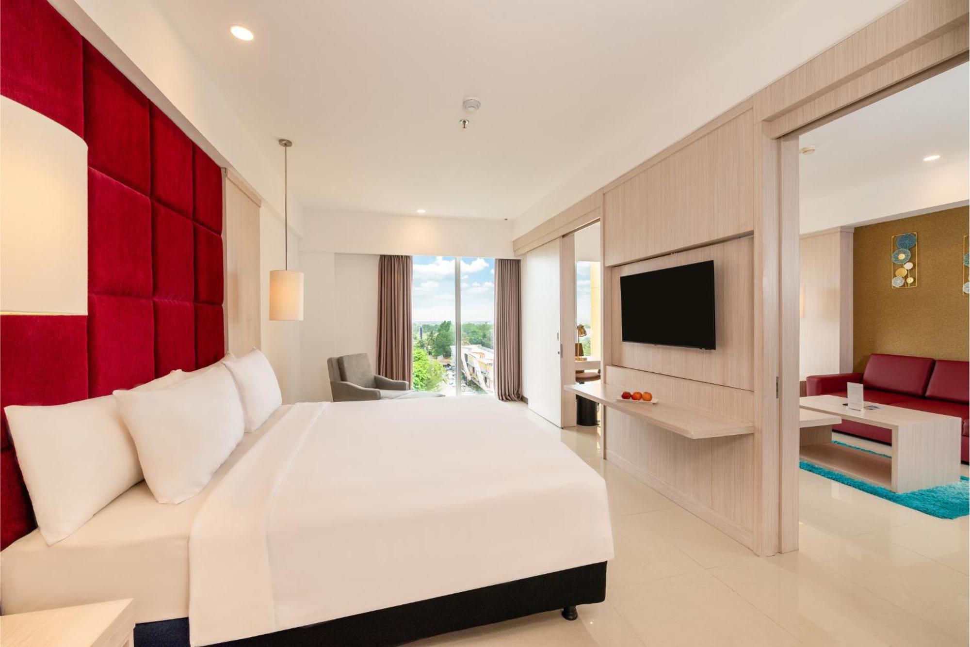 Grand Tan Banjarmasin Hotel & Convention Center Exterior photo