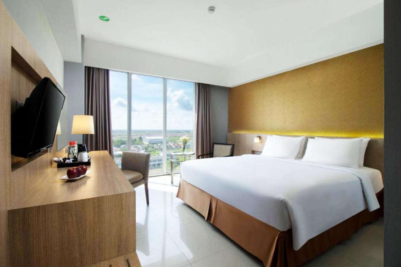 Grand Tan Banjarmasin Hotel & Convention Center Exterior photo