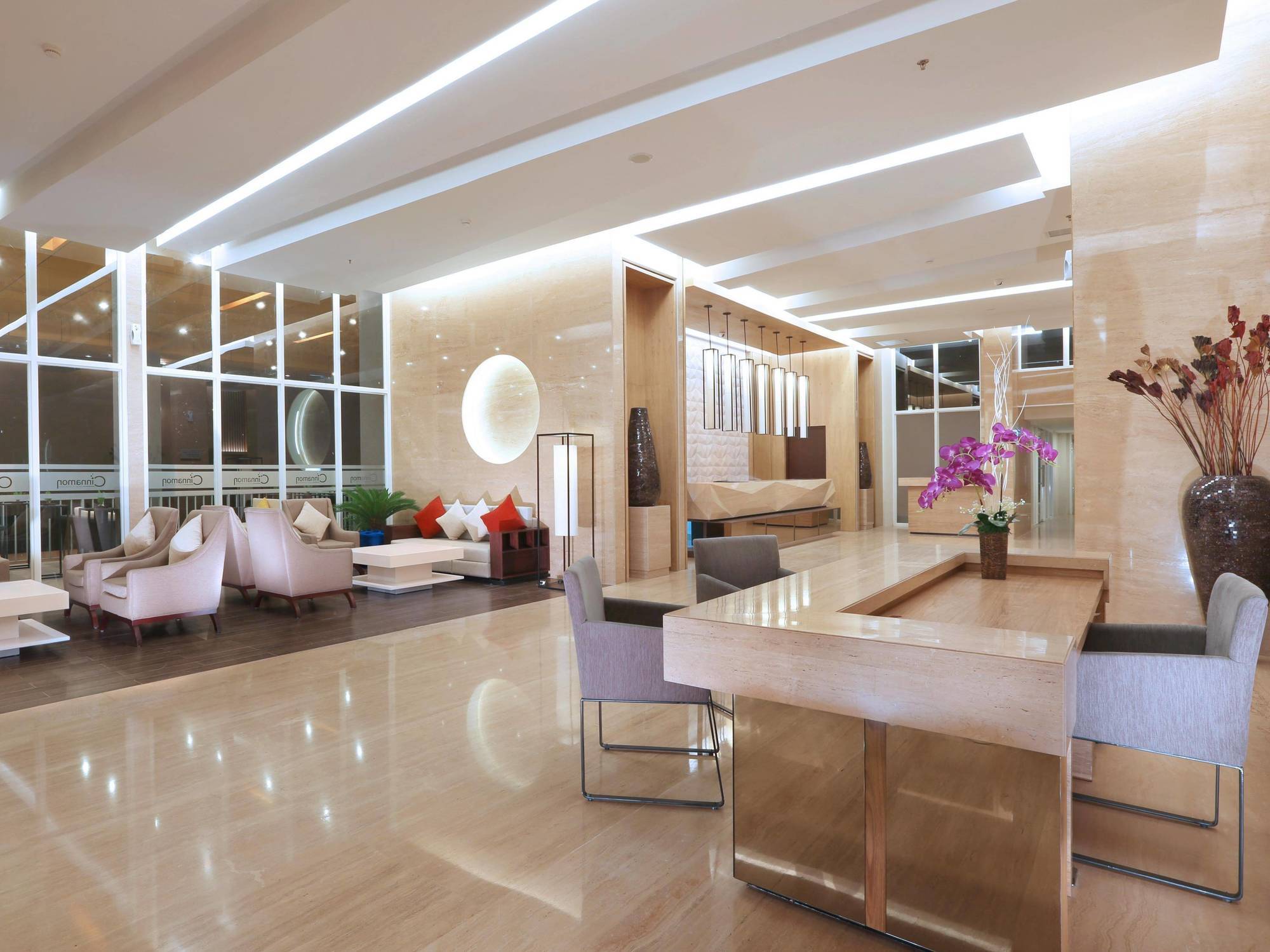 Grand Tan Banjarmasin Hotel & Convention Center Exterior photo