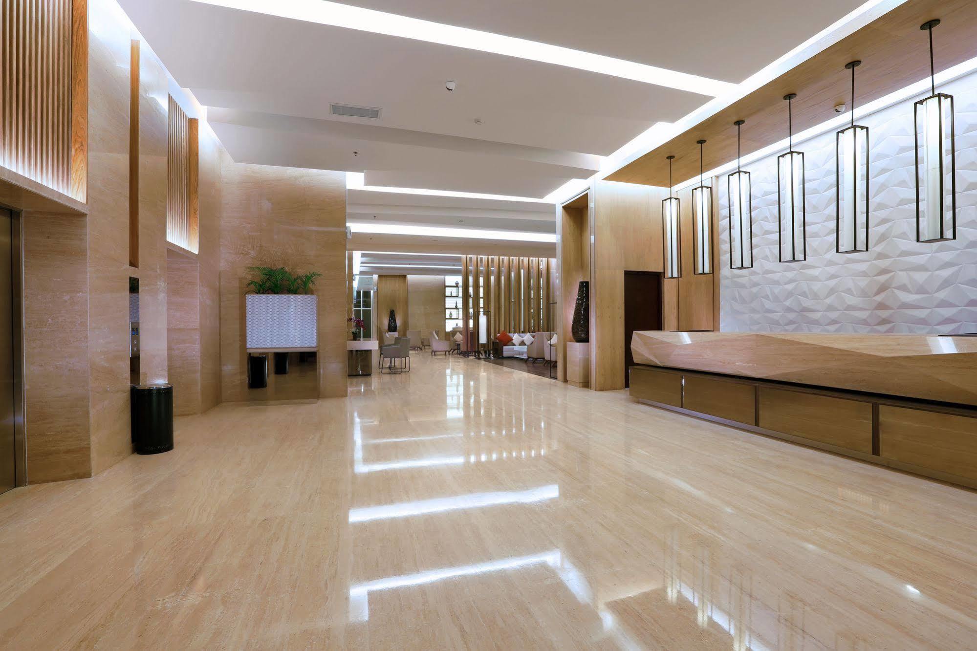 Grand Tan Banjarmasin Hotel & Convention Center Exterior photo