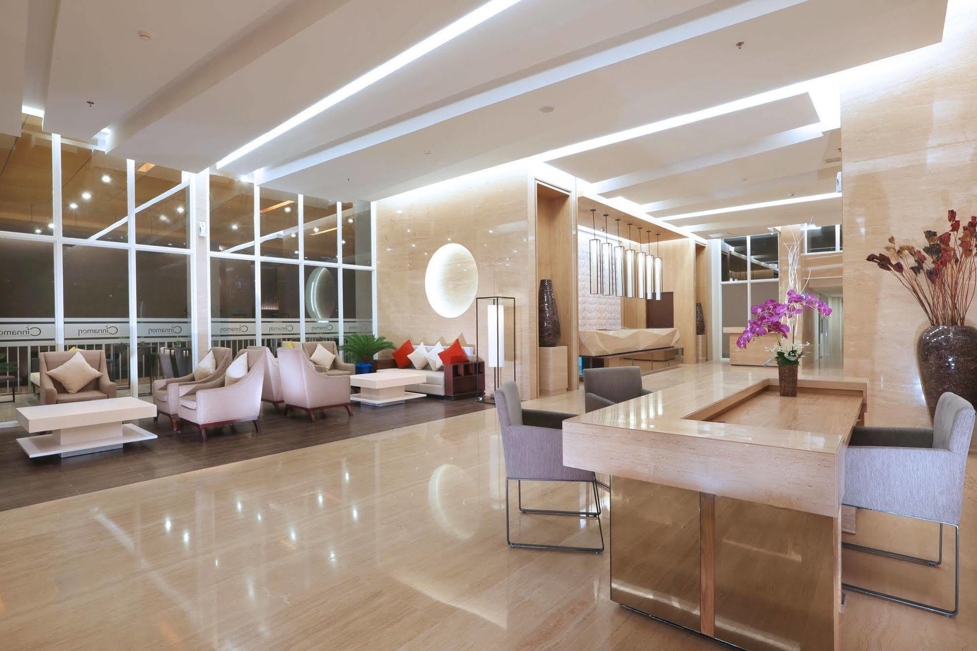 Grand Tan Banjarmasin Hotel & Convention Center Exterior photo